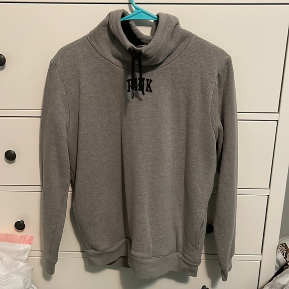 Size XS fur lined crew neck with tie. - Picture 1 of 3